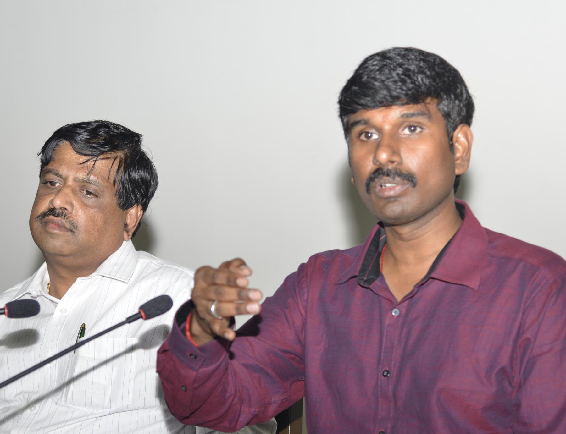 ವಿದ್ಯುನ್ಮಾನ ಮತಯಂತ್ರದ ಜೊತೆಗೆ ವಿವಿ ಪ್ಯಾಟ್ ಬಳಕೆ: ಮೈಸೂರು ಜಿಲ್ಲಾಧಿಕಾರಿ ಕೆ.ಬಿ.ಶಿವಕುಮಾರ್